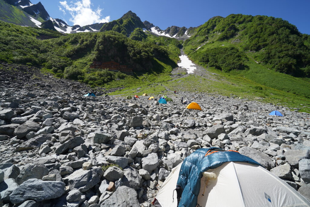 DSC02178 1024x683 - 【涸沢カール】自然の優美。雪渓残る初夏のテント泊の涸沢カールへの登山