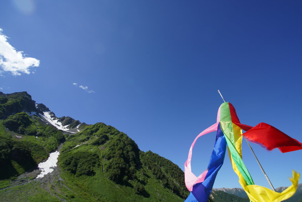 DSC02182 1024x683 - 【涸沢カール】自然の優美。雪渓残る初夏のテント泊の涸沢カールへの登山